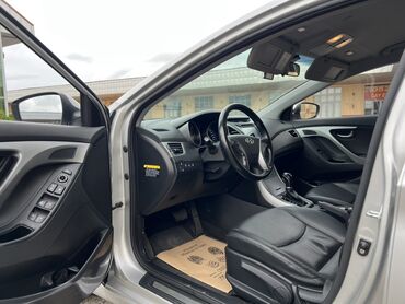 Hyundai: Hyundai Avante: 1.6 l | 2015 il Sedan — 10