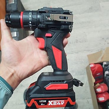 black decker: Аккумуляторная дрель‑шуруповерт VITTON VT10048 - Питание — 2