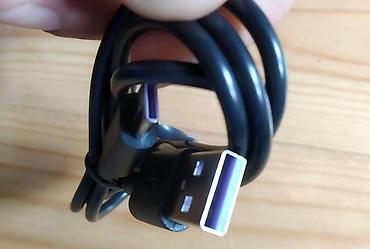 Kabellər: Type-c 5 amper usb kabel. 5-amper ötürməyə malik ağ və qara type-c — 12