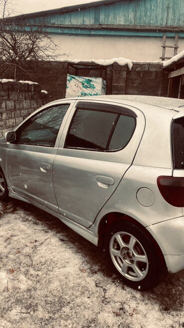 машины таета: Toyota Vitz: 2000 г., 1 л, Автомат, Бензин, Хэтчбэк