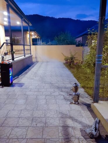 Günlük kirayə evlər: 100 kv. m, 3 otaqlı — 13