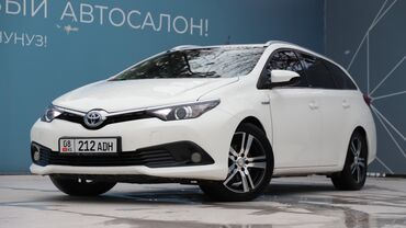 Toyota: Toyota Auris: 2017 г., 1.8 л, Вариатор, Гибрид, Универсал