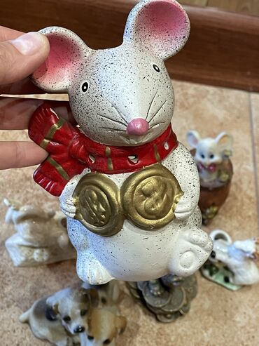 статуэтка мышка: Подсвечник мышка из Европы - 300 сом 5 сувениров (мелкие животные) -