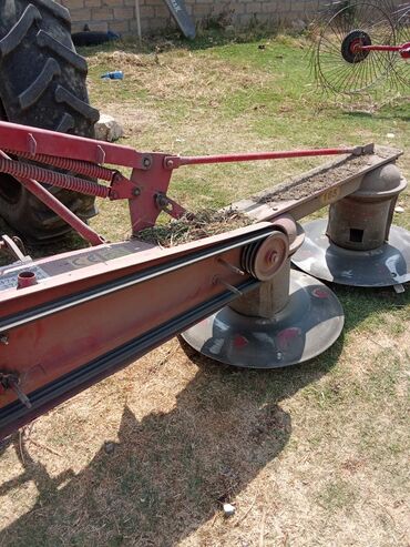 Traktorlar: Mavi rəngli T28. Qabaq təkərlər orta vəziyyətdə arxa təkərlər isə -da lalafo.az — 7 Traktorlar: Mavi rəngli T28. Qabaq təkərlər orta vəziyyətdə arxa təkərlər isə — 7