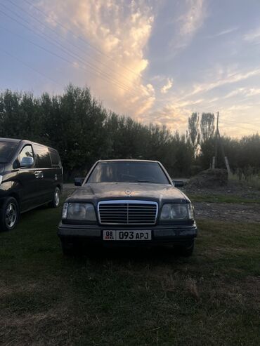бу авто в кредит без первоначального взноса рядом просп. жибек жолу, бишкек: Mercedes-Benz W124: 1995 г., 2 л, Механика, Бензин, Седан