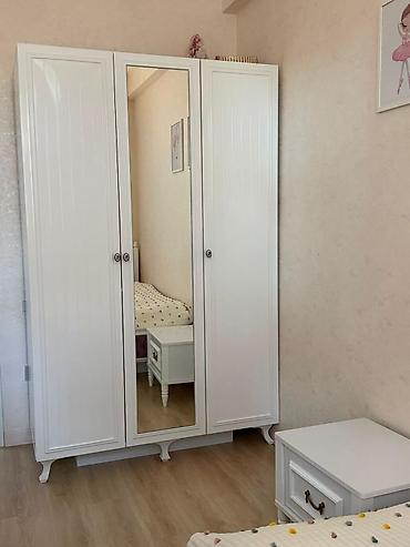 Детская мебель: Uşaq/qız otağı üçün klassik üslubda mebel dəsti Tərkibi: - Tək — 3