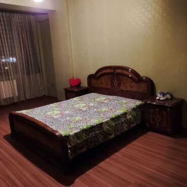 Uzunmüddətli kirayə mənzillər: Bayilda jurnalistərin binasinda 16 mertebeli binanın 9-u mərtəbəsində — 4