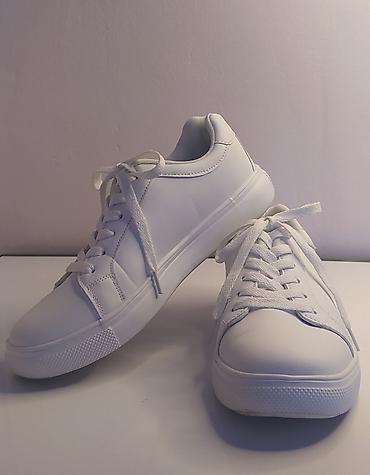 39 р: Минималистичные белые кеды унисекс - Классический силуэт low-top с — 3