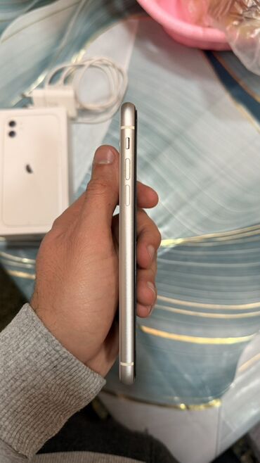 Apple iPhone: IPhone 11, 64 GB, Ağ, Face ID — 9