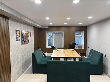 Коммерческая недвижимость: Продажа офисов 135 м², С ремонтом, Многоэтажное здание, Цокольный этаж этаж — 4