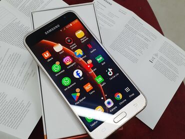 Samsung: Samsung Galaxy J3 2016, 8 GB, rəng - Qızılı, Zəmanət, Düyməli, Sensor