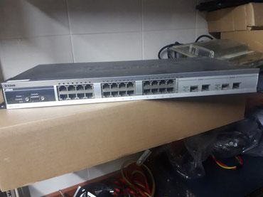 port: Dlink Switch 24x100 fast ethernet, 2xGigabit Ethernet+Sfp combo port