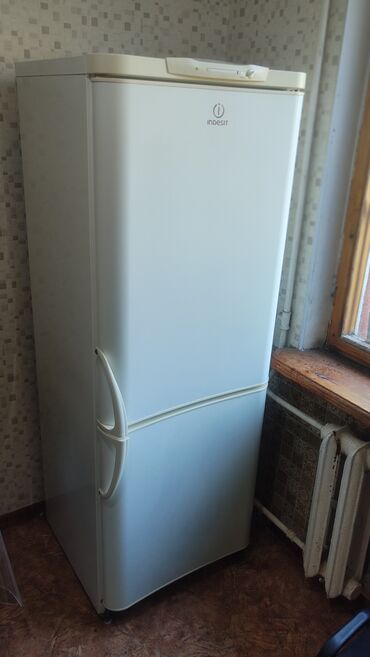 аристондор бу: Муздаткыч Indesit, Колдонулган, Эки камералуу, De frost (тамчы), 60 * 168 *