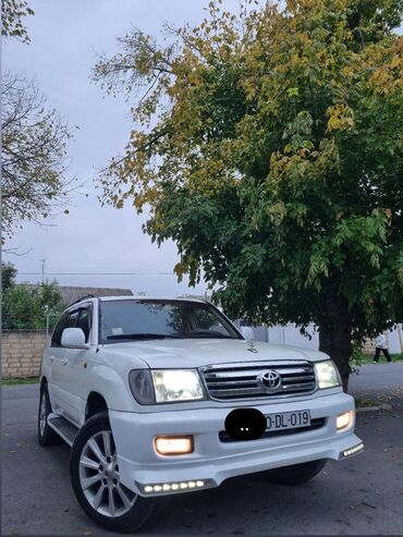 Toyota: Toyota Land Cruiser (100 seriyası) – ağ rəngdə, tam ölçülü 7 yerlik — 18