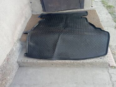 Другие детали салона: Оригинал Камриники 30-35 тики багажный полик at lalafo.kg Другие детали салона: Оригинал Камриники 30-35 тики багажный полик