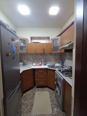 Həyət evləri və villaların satışı: 3 otaqlı, 200 kv. m — 4