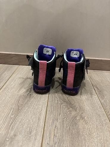 Patike: Skechers patike broj 28,svetle i kada se predje stapicem preko krila — 3