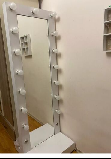 Mətbəx mebeli: Ağ rəngdə olan mətbəx mebeli dəsti. Qaz plitəsi və aspirator üçün — 23