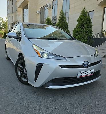 voxy noah: Toyota Prius: 2019 г., 1.8 л, Вариатор, Гибрид, Лифтбек — 1