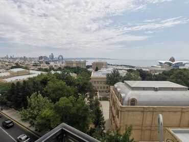 Köhnə tikili: Bakı, 4 otaqlı, Köhnə tikili, m. İçərişəhər, 120 kv. m — 1