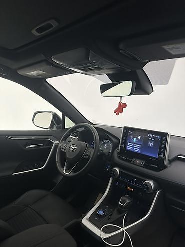 ярус машина: Toyota RAV4: 2022 г., 2.5 л, Автомат, Гибрид, Кроссовер — 7