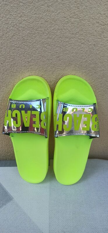 pantalone zara zelene br: Beach slippers, 40