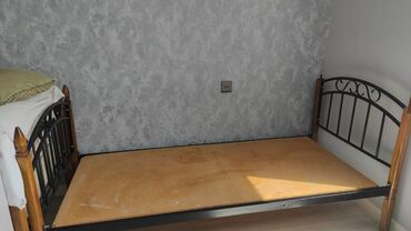 Sifarişlə mebel: Salam 2 mərtəbəli yataq dəsdi matrassız satılır sağlam baş hissələri