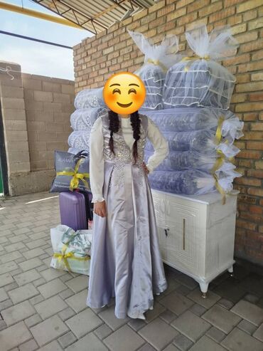 платя айвори клубная: Национальный костюм, Женский