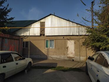 продаю дом село ак жол: Дом, 202 м², 14 комнат, Агентство недвижимости, Старый ремонт