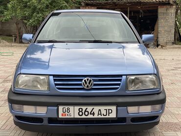100 инсан: Volkswagen Vento: 1993 г., 1.8 л, Механика, Бензин, Седан