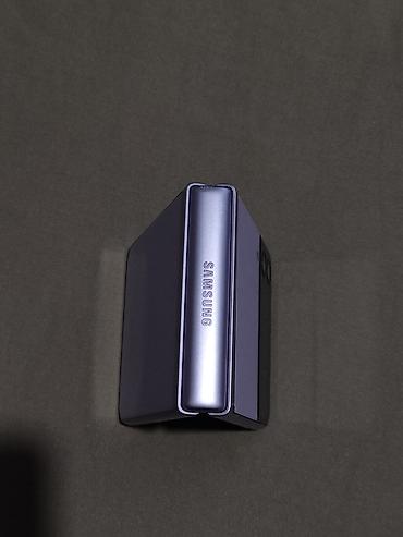 Техника жана электроника: Samsung Z Flip, Колдонулган, 128 ГБ, түсү - Кызгылт көк, 2 SIM — 2