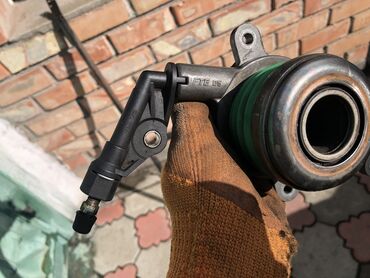 Автозапчасти: Выжимной подшипник от спринтера 901 оригинал цена 3500с Поручень 1500с