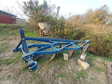 Traktorlar: Belarus MTZ traktoru - Güclü dizel mühərrik, qabaqda balans yükləri — 8