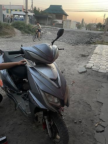 t max: Скутер (50–150 см³, предположительно китайский модельный ряд типа — 3
