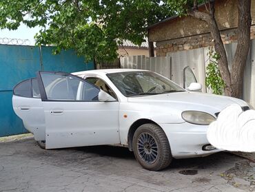 жалал абад машина базар: Продается автомобиль Daewoo Lanos белого цвета. Это надежный и