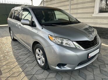 Kia: Toyota Sienna 2012г объем 2.7 Кожаный салон, не Битая с чистой