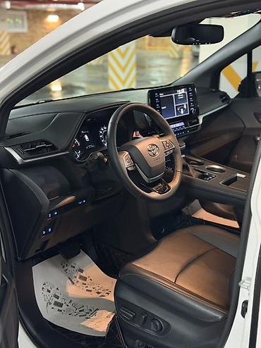 таета сиена 2021: Toyota Sienna: 2022 г., 2.5 л, Автомат, Гибрид, Минивэн — 6