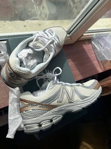 Krasofkalar və idman ayaqqabıları: New Balance 860 V2 White Brown Yenidir. Orginaldır. Amerikadan New -da lalafo.az — 9 Krasofkalar və idman ayaqqabıları: New Balance 860 V2 White Brown Yenidir. Orginaldır. Amerikadan New — 9