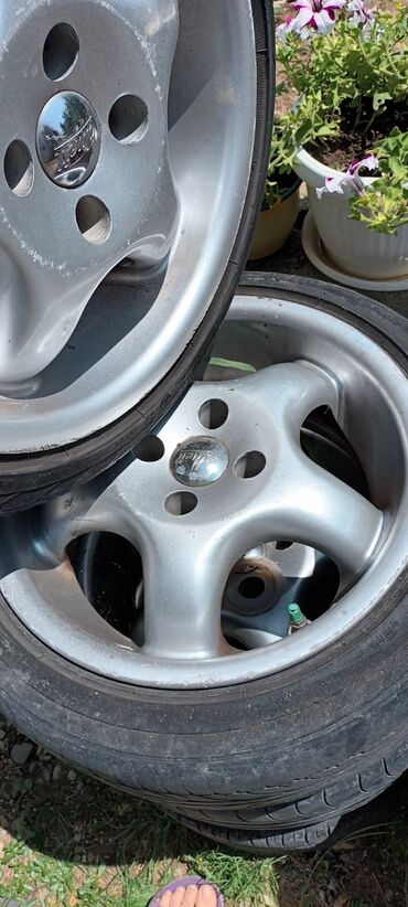 Car Parts & Accessories: Felne 15-ice gume su lose,felne u dobrom stanju kao sto se vidi ni