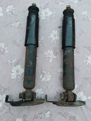 Auto delovi: Prednji amortizer Lada 7 Riva br.3. Polovno, kao novo. Malo bilo na — 5