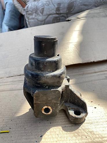 Другие детали для мотора: Крышка трамблёра и опора/подушка двигателя (комплект авто-запчасте at lalafo.kg — 9 Другие детали для мотора: Крышка трамблёра и опора/подушка двигателя (комплект авто-запчасте — 9