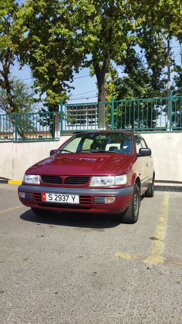 Mitsubishi: Mitsubishi Space Wagon: 1997 г., 2 л, Механика, Бензин, Минивэн