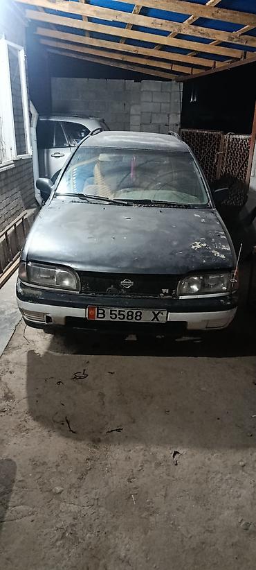 сания: Nissan Sunny: 1995 г., Механика, Бензин, Седан — 1