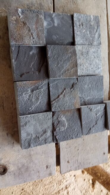 Kafel və metlax: Təbii daşlardan hazırlanmış müxtəlif ölçülü və formalı plitələr — 3