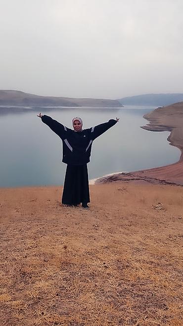 Букеты из живых цветов: Букет из крупных красных роз - Классическая композиция из густо — 13