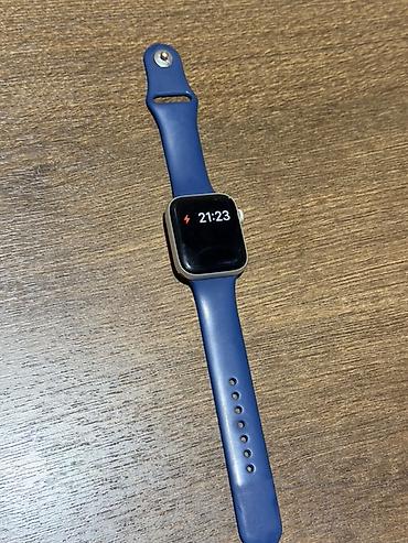 apple eatch: Apple watch SE 2gen 97 pil ideal vezyetde suda isleyir Xüsusiyyətlər — 1