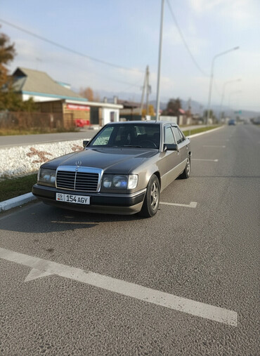Mercedes-Benz: Mercedes-Benz W124: 1992 г., 2.2 л, Механика, Седан — 1
