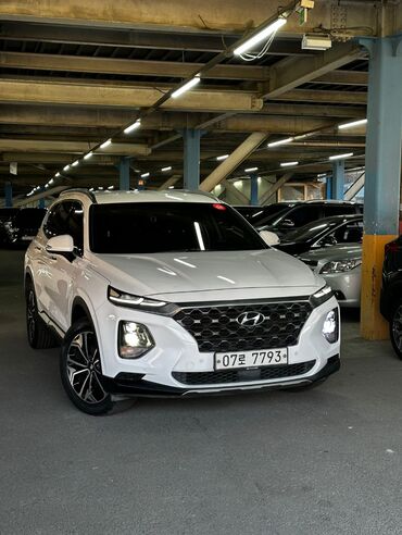 хендай гранд санта фе 7 мест цена: Белый внедорожник Hyundai Santa Fe, модель четвертого поколения
