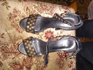 maslinasto zelene sandale: Sandals, H&M, 38