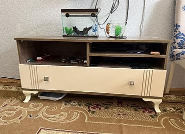 akvarium şkaf: Qonaq otağı üçün şkaf və TV tumbası dəsti - Rəng: krem-bej tonlarda — 2